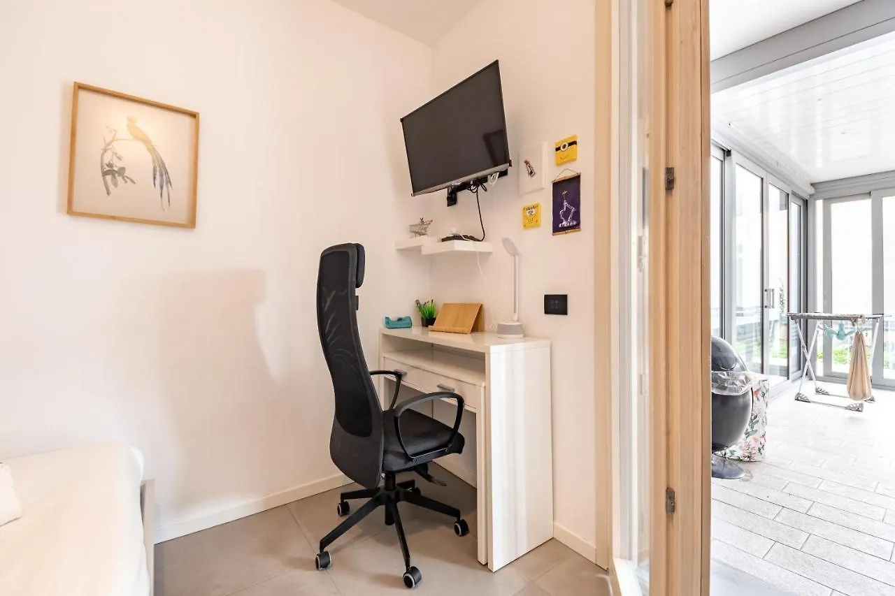 Apartment Renovated Apt With Garden & Veranda! Milan