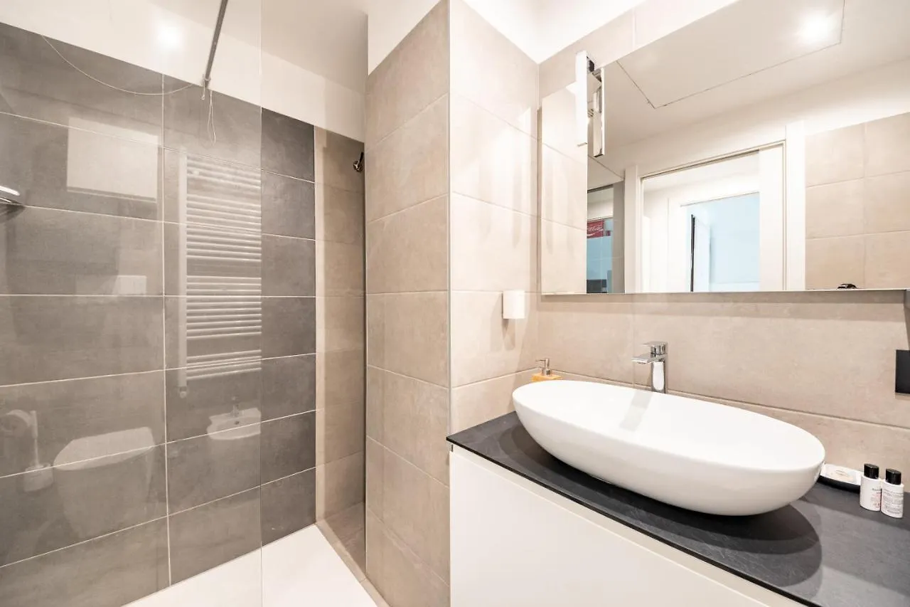 Renovated Apt With Garden & Veranda! Milan Apartment